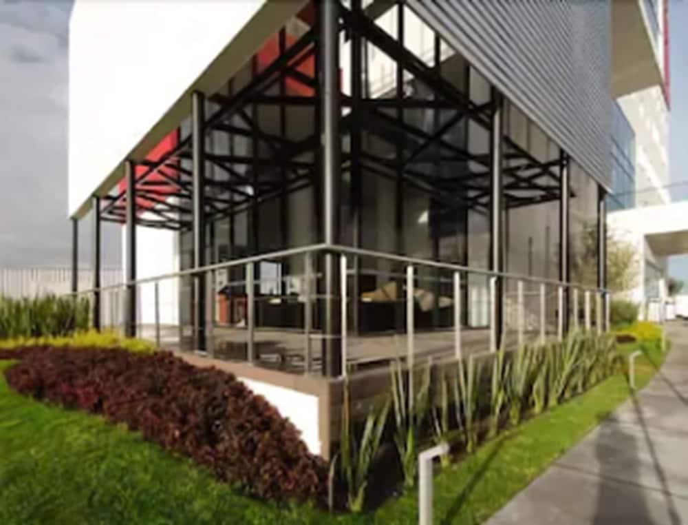 安可圣路易斯波托西华美达酒店 外观 照片